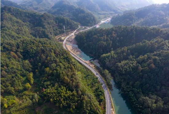 路橋養(yǎng)護公司中標安徽省大別山旅游扶貧 快速通道霍山段水毀小修及養(yǎng)護采購項目