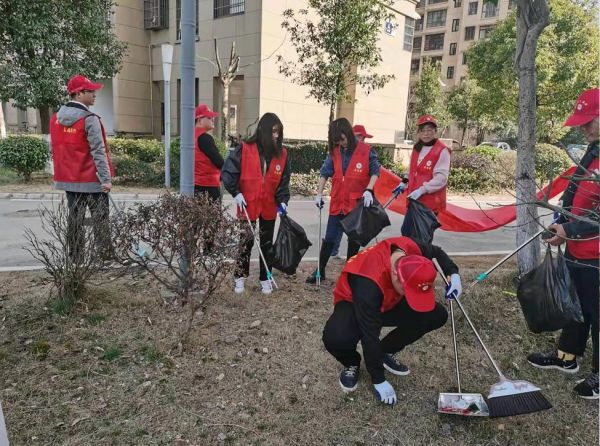 大別山國(guó)投集團(tuán)組織開展學(xué)雷鋒志愿服務(wù)活動(dòng)
